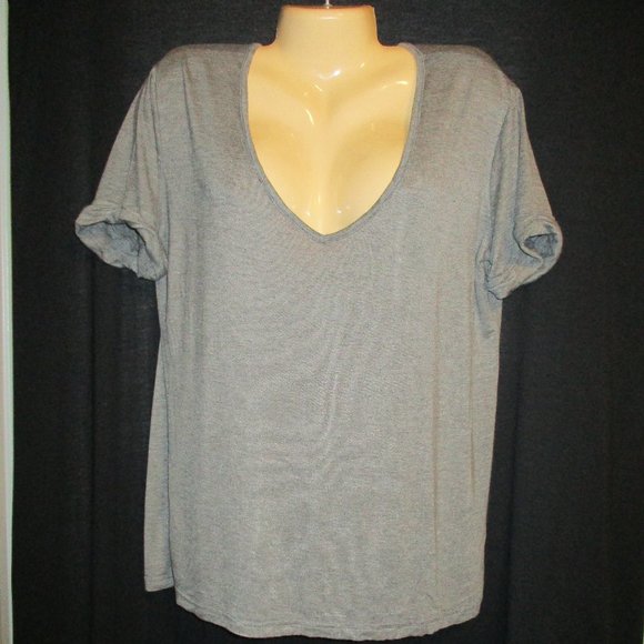 Unbranded Tops - Unbranded Gray Short Sleeves Scoop Neck Pullover Casual Top -- Final Price